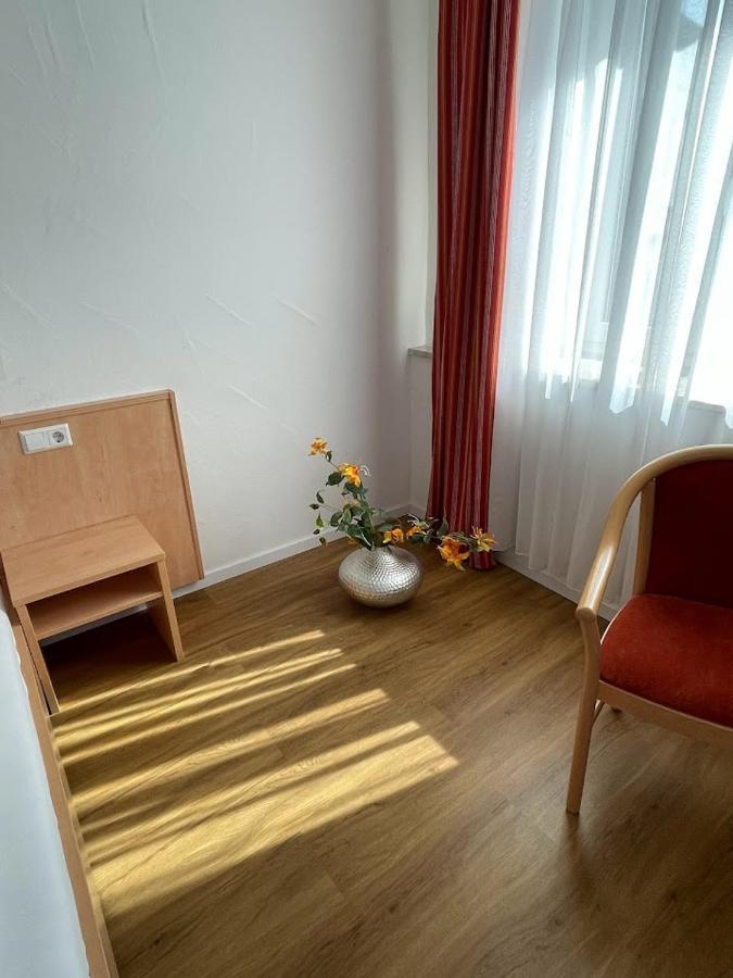 Zum Schwanen Garni Hotel Buggingen Eksteriør billede