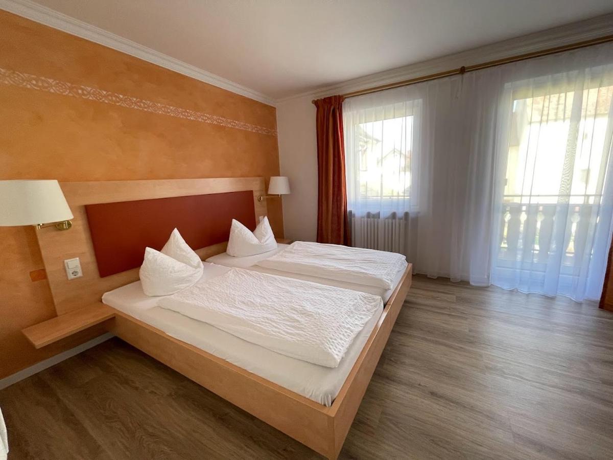 Zum Schwanen Garni Hotel Buggingen Eksteriør billede