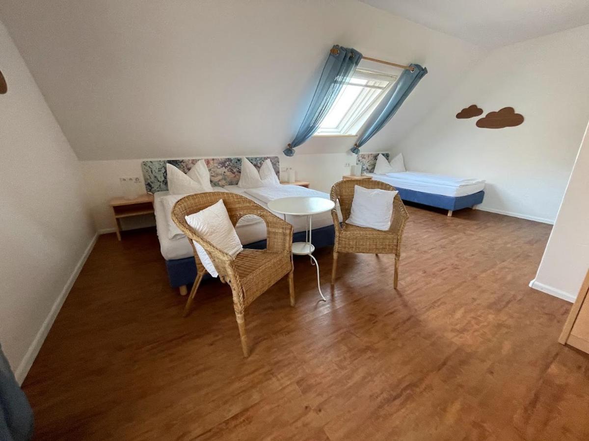 Zum Schwanen Garni Hotel Buggingen Eksteriør billede