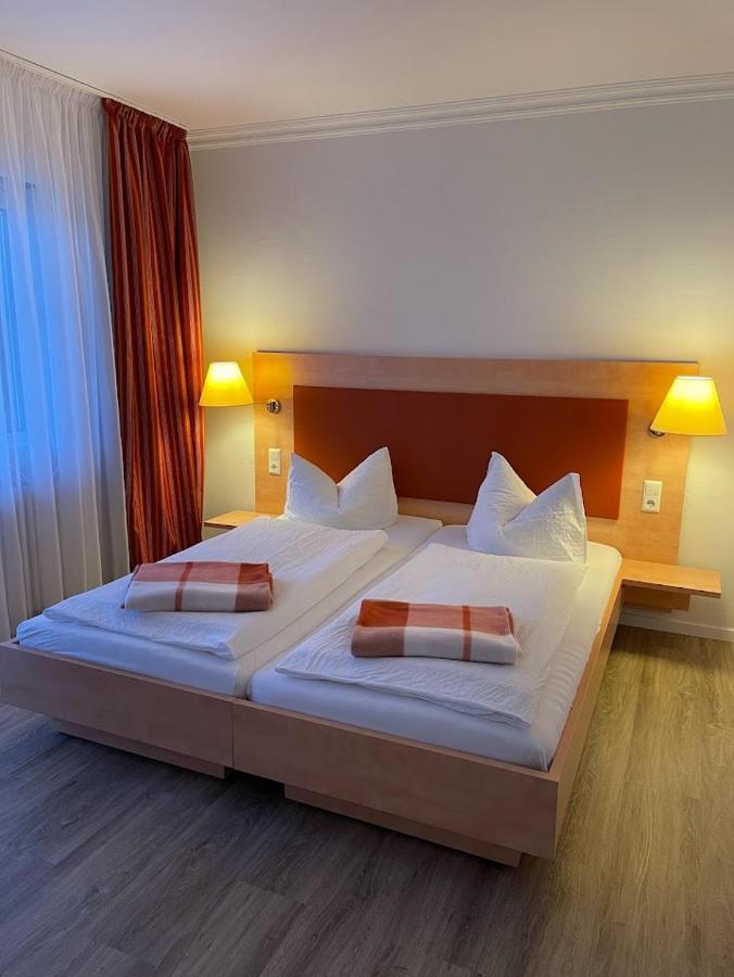 Zum Schwanen Garni Hotel Buggingen Eksteriør billede